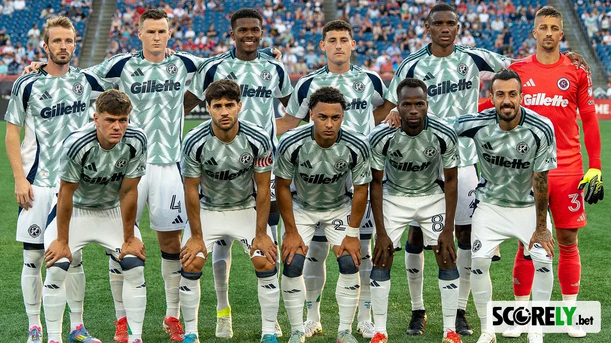 Jugadores del New England Revolution posando para una foto de equipo (file photo)