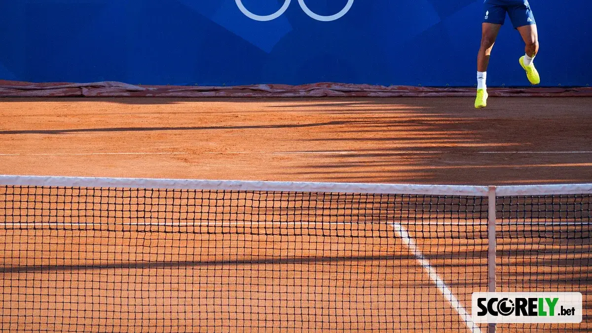 Arthur Fils - 2024 Olympics (forehand) (foto de archivo)