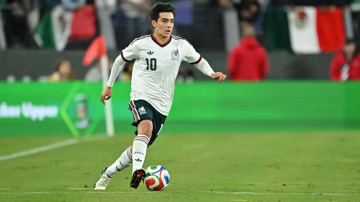 Arsenal target Mexican wonderkid Gilberto Mora for January move