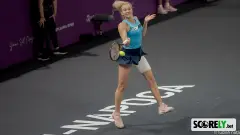 Katerina Siniakova golpeando la pelota durante un partido de tenis profesional (file photo)