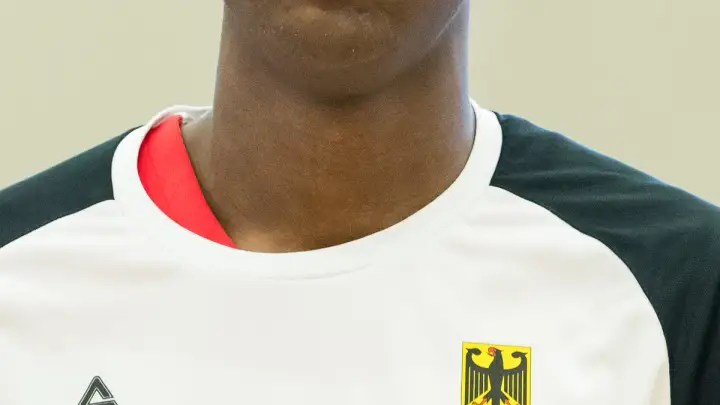 Ariel Hukporti playing for Germany at a youth tournament