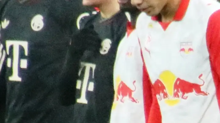 Felipe Chávez con el Bayern en un amistoso ante el Salzburgo en enero de 2026