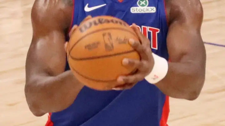 Jalen Duren shooting a free throw for the Detroit Pistons