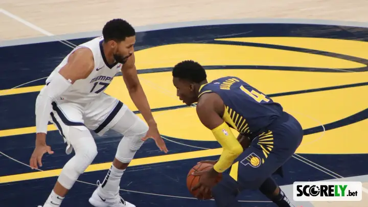 Garrett Temple and Victor Oladipo, Memphis Grizzlies vs Indiana Pacers, 2018-10-17 (foto de archivo)