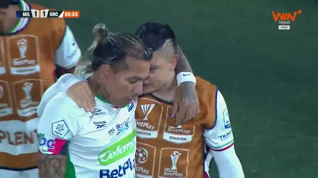 ⚽🔥🏟️ ¡GOL DE DAYRO MORENO! El goleador puso el 1-1 de Once Caldas contra Millonarios.#LALIGAxWIN